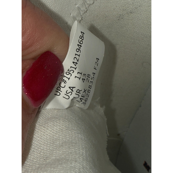 Disney Minnie Mouse Women's Sneakers By Ground Up Tennis Shoes White size 11 - Picture 3 of 16